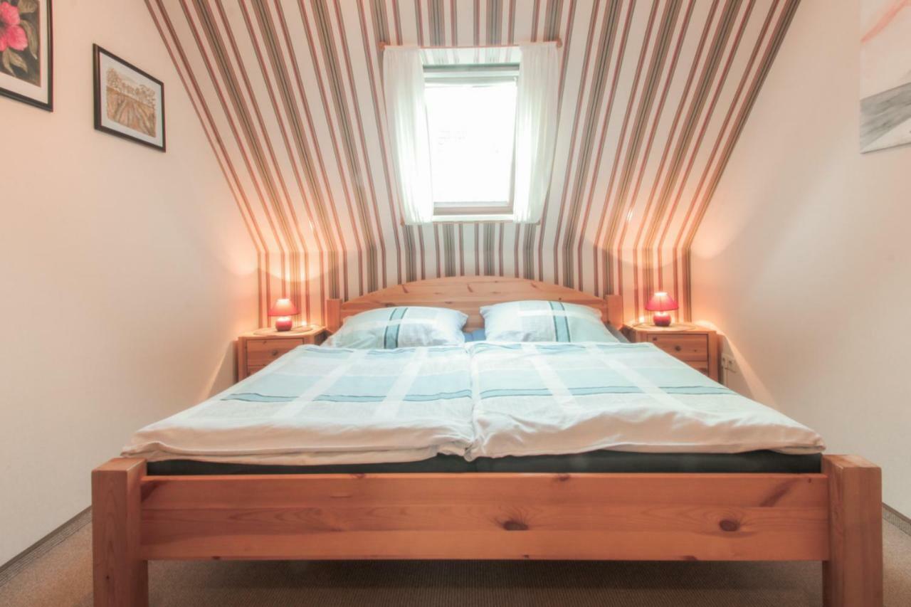 Haus Im Wiesengrund Esens Extérieur photo